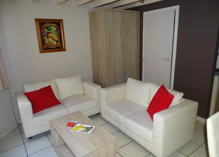 Gardens - Budget Twin * لوفين